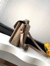 Load image into Gallery viewer, LB1142 Pochette Métis / HIGHEST QUALITY VERSION / 9.8 x 7.5 x 2.8 inches