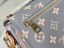 Load image into Gallery viewer, LB1039 Pochette Métis East West / HIGHEST QUALITY VERSION / 8.5 x 5.3 x 2.4 inches