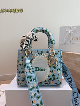 Load image into Gallery viewer, DR649 Dior Lady D-Lite Bag / HIGHEST QUALITY VERSION / 24 cm