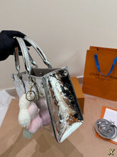 Load image into Gallery viewer, LB1365 LV OnTheGo Silver Mirror Tote Bag / 25X20CM
