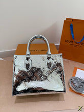 Load image into Gallery viewer, LB1365 LV OnTheGo Silver Mirror Tote Bag / 25X20CM