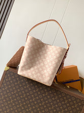 Load image into Gallery viewer, LB1376 LV Travels With All In Large Handbags /31 x 18 x 26 CM /HIGHEST QUALITY VERSION