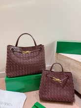 Load image into Gallery viewer, BV084 Bottega Veneta Andiamo /S: 24X20CM /L: 31X25CM