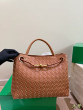 Load image into Gallery viewer, BV084 Bottega Veneta Andiamo /S: 24X20CM /L: 31X25CM