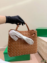 Load image into Gallery viewer, BV084 Bottega Veneta Andiamo /S: 24X20CM /L: 31X25CM