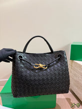 Load image into Gallery viewer, BV085 Bottega Veneta Andiamo /S: 24X20CM /L: 31X25CM