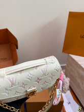 Load image into Gallery viewer, LB1378 LV New Pink Series / 21X13CM
