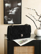 Load image into Gallery viewer, CC1237 CHANEL Classic /HIGHEST QUALITY VERSION / 33X18X8CM