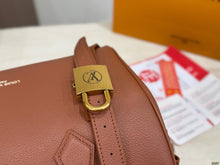 Load image into Gallery viewer, LB1396 LV Speedy 30 /30 × 21 cm
