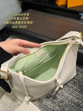 Load image into Gallery viewer, LB1398 LV Carryall / 32 × 26 cm