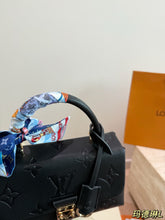 Load image into Gallery viewer, LB1399 Louis Vuitton Madeleine BB / 25 x 16 cm