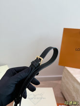 Load image into Gallery viewer, LB1399 Louis Vuitton Madeleine BB / 25 x 16 cm