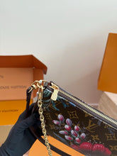 Load image into Gallery viewer, LB1043 Louis Vuitton Pochette Accessoires Mila / 23 x 13 cm