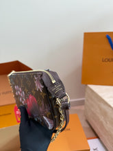 Load image into Gallery viewer, LB1043 Louis Vuitton Pochette Accessoires Mila / 23 x 13 cm