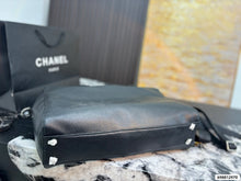 Load image into Gallery viewer, CC1352 Chanel 25A Tote Bag / 42 x 35 cm