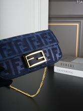 Load image into Gallery viewer, FF325 Fendi Baguette Denim Shoulder Bag / 20 x 10 cm