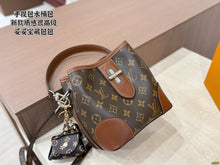 Load image into Gallery viewer, LB1500 Louis Vuitton Noe BB Bucket Bag / 17 x 17 cm