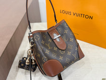 Load image into Gallery viewer, LB1500 Louis Vuitton Noe BB Bucket Bag / 17 x 17 cm