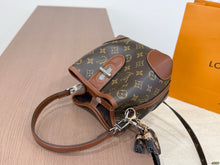 Load image into Gallery viewer, LB1500 Louis Vuitton Noe BB Bucket Bag / 17 x 17 cm