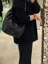 Load image into Gallery viewer, LWE048 LOEWE Squeeze Handbag / 35 x 25 cm