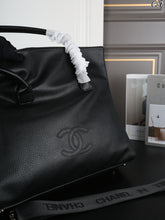 Load image into Gallery viewer, CC1355 CHANEL Vintage Leather Tote Bag / 42 x 24 cm