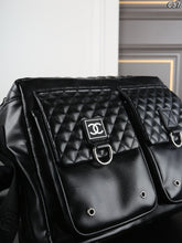 Load image into Gallery viewer, CC1357 CHANEL Messenger Bag / 32 x 24 cm
