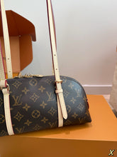 Load image into Gallery viewer, LB1501 LV Squire East West Handbag / 30 x 15 cm