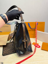 Load image into Gallery viewer, LB1507 Louis Vuitton Carryall Dark MM / 39 x 30 x 15 cm