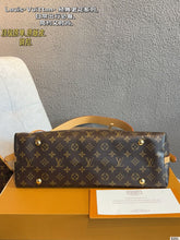 Load image into Gallery viewer, LB1508 Louis Vuitton Carryall GM Tote Bag / 40 x 31 x 14 cm