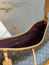 Load image into Gallery viewer, LB1508 Louis Vuitton Carryall GM Tote Bag / 40 x 31 x 14 cm