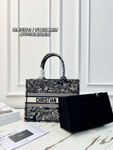 Load image into Gallery viewer, DR604 Dior Embroidered Zoo Tote Bag / 36 x 28 cm