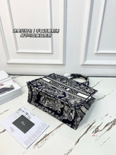 Load image into Gallery viewer, DR604 Dior Embroidered Zoo Tote Bag / 36 x 28 cm