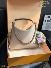 Load image into Gallery viewer, LB1509 LV Multipass Handbag (2026) / 29 x 25 cm