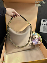 Load image into Gallery viewer, LB1509 LV Multipass Handbag (2026) / 29 x 25 cm