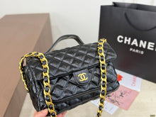 Load image into Gallery viewer, CC1368 CHANEL Vintage 2.55 Reissue / 24 x 15 cm
