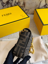 Load image into Gallery viewer, FF326 Fendi Fendigraphy Chain Wallet / 21x11 cm