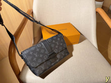 Load image into Gallery viewer, LB1421 LV S-CAPE Monogram Messenger / 25 x 17 x 9 cm