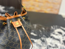 Load image into Gallery viewer, CL153 Celine Clara Bucket Bag / 23 x 22 cm & 18 x 17 cm