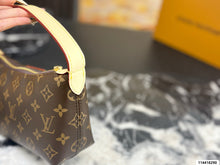 Load image into Gallery viewer, LB1424 Louis Vuitton Hills Pochette / 20 x 11 x 8 cm