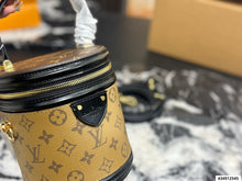 Load image into Gallery viewer, LB1425 Louis Vuitton Cannes Handbag / 16 x 18 cm