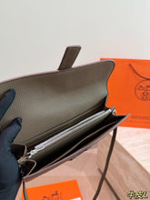 Load image into Gallery viewer, HM190 Hermes Jige Elan Clutch / 22 x 13 cm