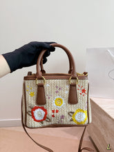 Load image into Gallery viewer, PD386 Prada Galleria Raffia Embroidered Tote / 23 x 17 cm