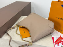 Load image into Gallery viewer, LB1431 Louis Vuitton Boulogne GM / 41 x 24 cm
