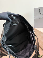 Load image into Gallery viewer, BCG071 Balenciaga Le City Large / 45 x 28 cm