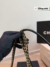 Load image into Gallery viewer, CC1375 Chanel 22 Mini / 20 cm