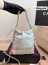 Load image into Gallery viewer, CC1375 Chanel 22 Mini / 20 cm