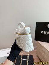 Load image into Gallery viewer, CC1376 Chanel 26C LP Vanity Case /19CM