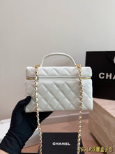 Load image into Gallery viewer, CC1376 Chanel 26C LP Vanity Case /19CM