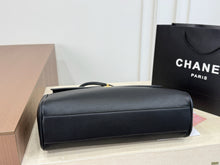 Load image into Gallery viewer, CC1340 Chanel 26S Grand Cabas Tote / 42 x 27 cm