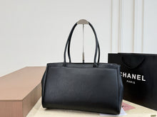 Load image into Gallery viewer, CC1340 Chanel 26S Grand Cabas Tote / 42 x 27 cm